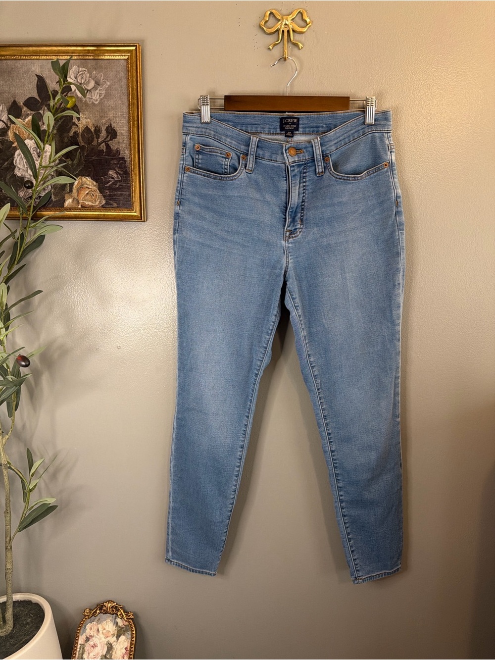 J.Crew 9” Mid Rise Skinny Jeans Light Wash Stretch Denim Size 29 - Picture 2 of 8